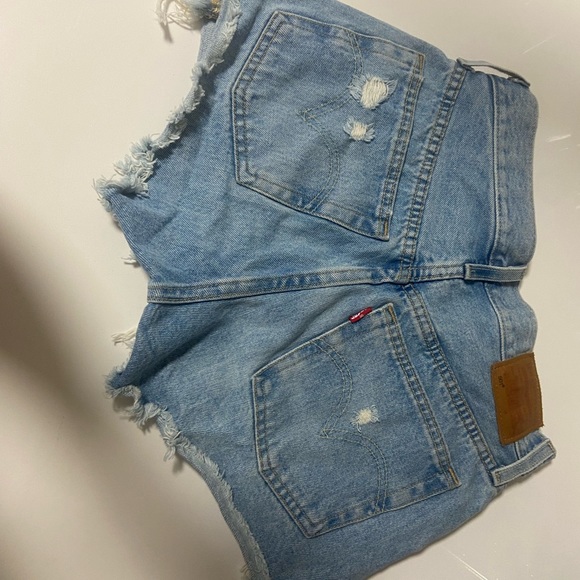 LEVIS SHORTS - Picture 2 of 3